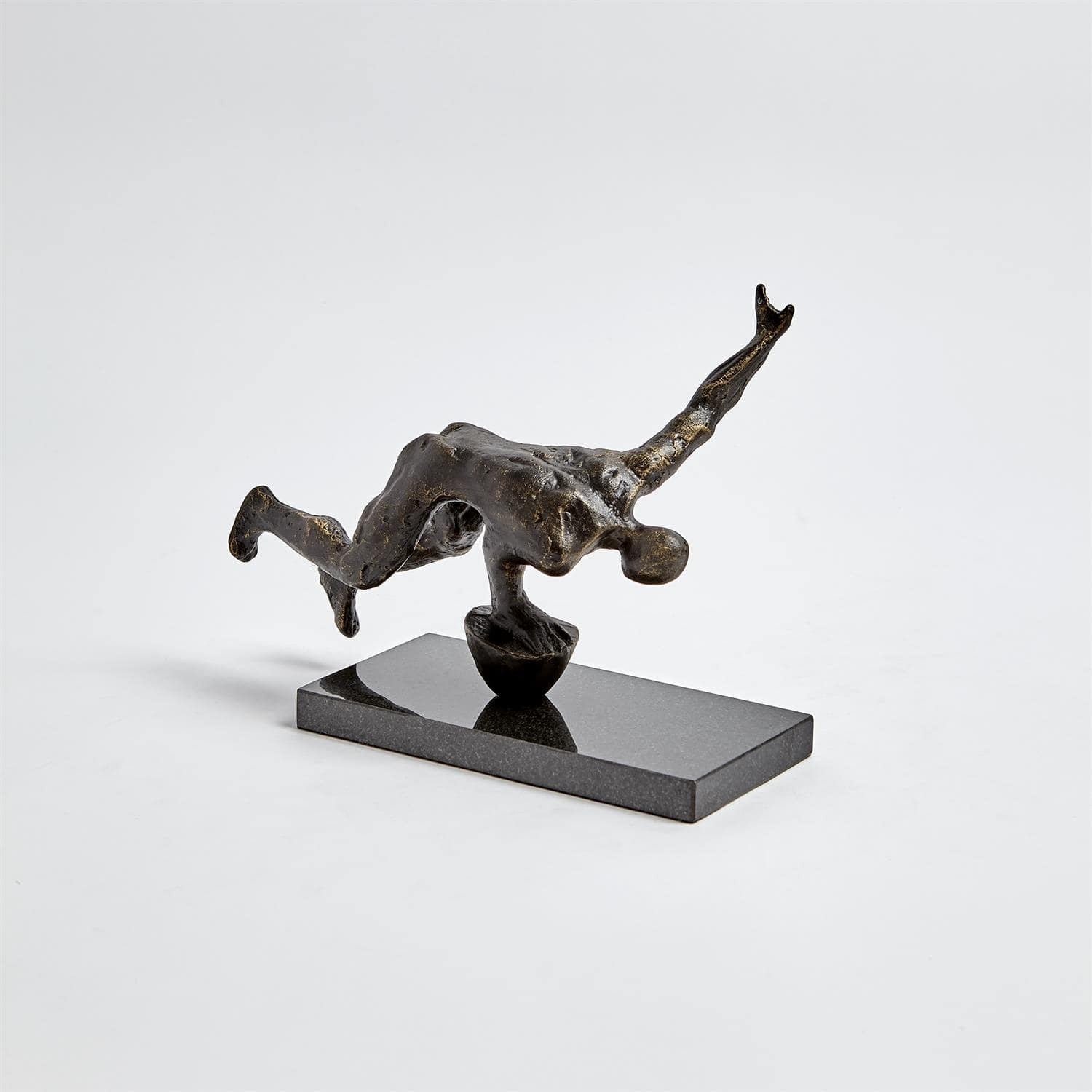 2367727734.jpg PUSH UP SCULPTURE - Image 1